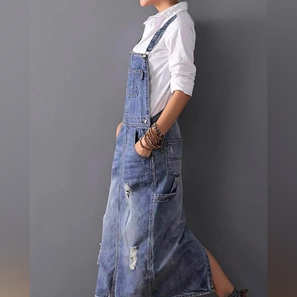 Dresses & Skirts - Casual Blue Denim Midi Overall Dress